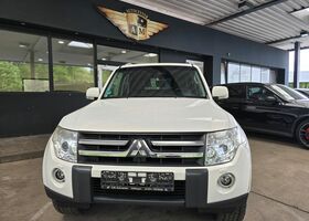 Мицубиси Паджеро 2010 в Европе на Automoto.ua Белый Мицубиси Паджеро, объемом двигателя 3.2 л и пробегом 127 тыс. км за 14449 $, фото 3 на Automoto.ua