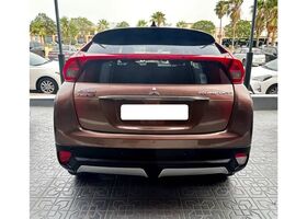 Міцубісі Eclipse Cross 2018 у Європі на Automoto.ua Коричневий Міцубісі Eclipse Cross, об'ємом двигуна 1.5 л та пробігом 112 тис. км за 19579 $, фото 3 на Automoto.ua