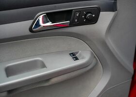 Фольксваген Кадді 2008 у Європі на Automoto.ua Червоний Фольксваген Кадді, об'ємом двигуна 1.9 л та пробігом 270 тис. км за 7900 $, фото 13 на Automoto.ua