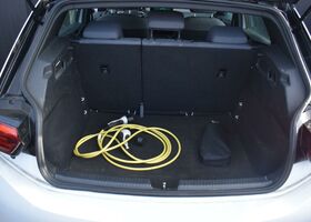 Фольксваген ID.3 2020 в Европе на Automoto.ua Белый Фольксваген ID.3, объемом двигателя 0 л и пробегом 154 тыс. км за 11192 $, фото 12 на Automoto.ua