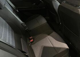 Рено R 4 2025 в Европе на Automoto.ua Серый Рено R 4, объемом двигателя 0 л и пробегом 10 тыс. км за 41438 $, фото 4 на Automoto.ua