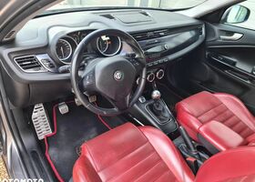 Альфа Ромео Giulietta 2011 у Європі на Automoto.ua Сірий Альфа Ромео Giulietta, об'ємом двигуна 1 л та пробігом 188 тис. км за 5448 $, фото 7 на Automoto.ua