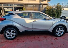 Серый Тойота C-HR, объемом двигателя 1.8 л и пробегом 62 тыс. км за 20989 $, фото 6 на Automoto.ua