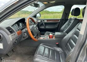 Фольксваген Туарег 2004 у Європі на Automoto.ua Сірий Фольксваген Туарег, об'ємом двигуна 3.19 л та пробігом 282 тис. км за 4113 $, фото 8 на Automoto.ua