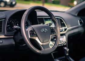 Hyundai Elantra 2017 на тест-драйве, фото 3