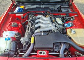 Красный Порше 944, объемом двигателя 2.45 л и пробегом 131 тыс. км за 27778 $, фото 13 на Automoto.ua
