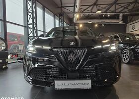 Альфа Ромео Джуниор 2025 в Европе на Automoto.ua Красный Альфа Ромео Джуниор, объемом двигателя 1 л и пробегом 1 тыс. км за 35473 $, фото 2 на Automoto.ua