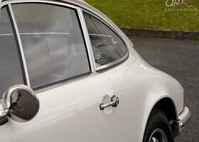 Белый Порше 911, объемом двигателя 0 л и пробегом 49 тыс. км за 86659 $, фото 8 на Automoto.ua
