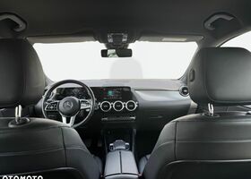 Мерседес Б-класс 2019 в Европе на Automoto.ua Белый Мерседес Б-класс, объемом двигателя 1 л и пробегом 72 тыс. км за 24189 $, фото 12 на Automoto.ua