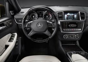 Mercedes-Benz GL-Class 2016 на тест-драйве, фото 11