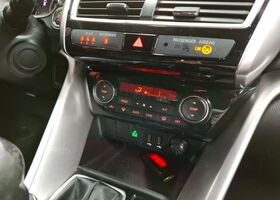 Мицубиси Eclipse Cross 2020 в Европе на Automoto.ua Красный Мицубиси Eclipse Cross, объемом двигателя 0 л и пробегом 65 тыс. км за 20721 $, фото 6 на Automoto.ua