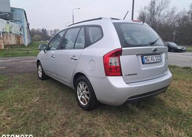 Киа Каренс, объемом двигателя 2 л и пробегом 186 тыс. км за 3218 $, фото 3 на Automoto.ua