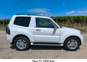 Міцубісі Паджеро 2016 у Європі на Automoto.ua Білий Міцубісі Паджеро, об'ємом двигуна 3.2 л та пробігом 51 тис. км за 41884 $, фото 4 на Automoto.ua