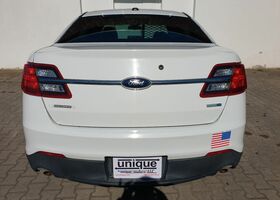 Белый Форд Таурус, объемом двигателя 3.5 л и пробегом 145 тыс. км за 15871 $, фото 4 на Automoto.ua