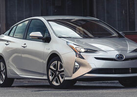 Toyota Prius 2017 на тест-драйве, фото 2