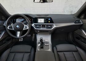 Салон новой модели BMW 3 серии 2021