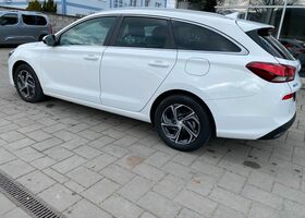 Белый Хендай i30, объемом двигателя 1.6 л и пробегом 120 тыс. км за 16374 $, фото 3 на Automoto.ua