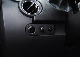Мицубиси Кольт 2010 в Европе на Automoto.ua Красный Мицубиси Кольт, объемом двигателя 1.12 л и пробегом 66 тыс. км за 6982 $, фото 13 на Automoto.ua