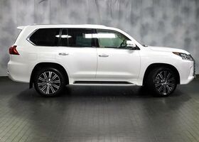 Lexus LX 570 2019 на тест-драйве, фото 8