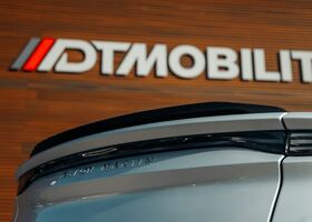 Сірий Астон Мартін ДБС, об'ємом двигуна 5.2 л та пробігом 4 тис. км за 330511 $, фото 21 на Automoto.ua