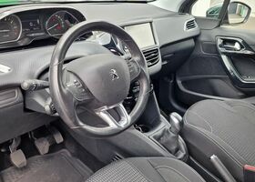 Пежо 208, объемом двигателя 1.2 л и пробегом 58 тыс. км за 8402 $, фото 10 на Automoto.ua