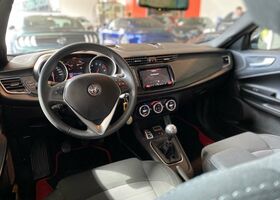 Сірий Альфа Ромео Giulietta, об'ємом двигуна 1.37 л та пробігом 77 тис. км за 16039 $, фото 13 на Automoto.ua