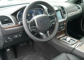 Chrysler 300 2018 зображення 9 Chrysler 300 2018 на тест-драйві, фото 9