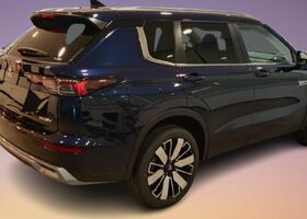Міцубісі Аутлендер 2025 у Європі на Automoto.ua Синій Міцубісі Аутлендер, об'ємом двигуна 2.36 л та пробігом 10 тис. км за 61180 $, фото 1 на Automoto.ua