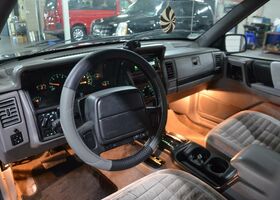 Чорний Джип Grand Cherokee, об'ємом двигуна 3.96 л та пробігом 291 тис. км за 8351 $, фото 11 на Automoto.ua