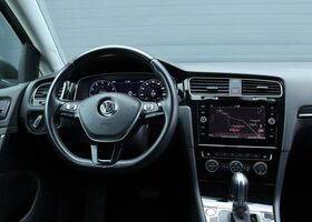 Фольксваген Гольф Вариант 2018 в Европе на Automoto.ua Серый Фольксваген Гольф Вариант, объемом двигателя 1.5 л и пробегом 57 тыс. км за 24898 $, фото 14 на Automoto.ua