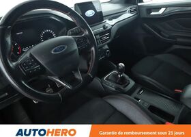 Форд Фокус 2018 у Європі на Automoto.ua Синій Форд Фокус, об'ємом двигуна 1 л та пробігом 101 тис. км за 15252 $, фото 10 на Automoto.ua