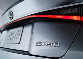 Подобрать комплектацию нового Lexus IS 2021 на AutoMoto.ua