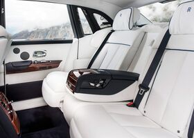 Rolls-Royce Phantom 2017 на тест-драйве, фото 12