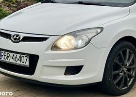 Хендай i30, объемом двигателя 1.4 л и пробегом 151 тыс. км за 4082 $, фото 14 на Automoto.ua