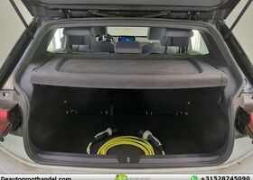 Фольксваген ID.3 2020 в Европе на Automoto.ua Белый Фольксваген ID.3, объемом двигателя 0 л и пробегом 146 тыс. км за 14762 $, фото 9 на Automoto.ua