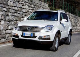 Cанг Йонг Rexton, Позашляховик / Кросовер 2012 - н.в. III (W) 270 XDi MT (165 Hp)