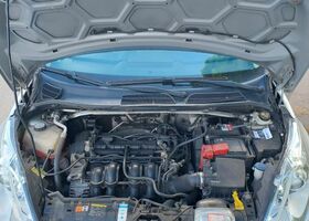 Сірий Форд Фієста, об'ємом двигуна 1.6 л та пробігом 180 тис. км за 4306 $, фото 7 на Automoto.ua
