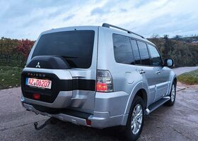 Мицубиси Паджеро 2015 в Европе на Automoto.ua Серебряный Мицубиси Паджеро, объемом двигателя 3.2 л и пробегом 100 тыс. км за 29990 $, фото 5 на Automoto.ua