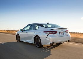 Toyota Camry 2018 на тест-драйве, фото 7