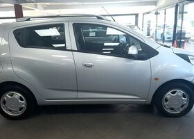 Шевроле Спарк 2010 в Европе на Automoto.ua Серебряный Шевроле Спарк, объемом двигателя 1 л и пробегом 87 тыс. км за 3798 $, фото 4 на Automoto.ua