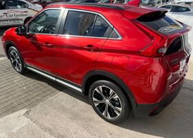 Мицубиси Eclipse Cross 2019 в Европе на Automoto.ua Красный Мицубиси Eclipse Cross, объемом двигателя 1.5 л и пробегом 91 тыс. км за 17995 $, фото 3 на Automoto.ua