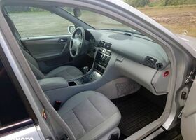 Мерседес Ц-Класс 2004 в Европе на Automoto.ua Серый Мерседес Ц-Класс, объемом двигателя 1 л и пробегом 260 тыс. км за 3229 $, фото 16 на Automoto.ua