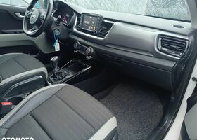 Киа Stonic, объемом двигателя 1 л и пробегом 88 тыс. км за 8531 $, фото 16 на Automoto.ua