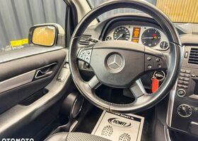 Мерседес Б-класс 2010 в Европе на Automoto.ua Белый Мерседес Б-класс, объемом двигателя 1 л и пробегом 242 тыс. км за 2640 $, фото 16 на Automoto.ua