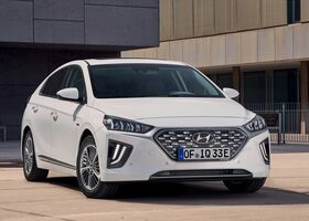 Hyundai Ioniq 2020 на тест-драйве, фото 2