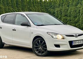 Хендай i30, об'ємом двигуна 1.4 л та пробігом 151 тис. км за 4082 $, фото 9 на Automoto.ua