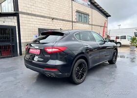 Мазераті Леванте 2018 у Європі на Automoto.ua Чорний Мазераті Леванте, об'ємом двигуна 0 л та пробігом 89 тис. км за 58354 $, фото 6 на Automoto.ua