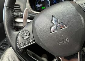 Міцубісі Eclipse Cross 2022 у Європі на Automoto.ua Червоний Міцубісі Eclipse Cross, об'ємом двигуна 2.36 л та пробігом 93 тис. км за 22219 $, фото 15 на Automoto.ua