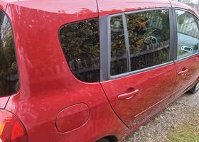 Рено Grand Modus 2008 в Европе на Automoto.ua Красный Рено Grand Modus, объемом двигателя 0 л и пробегом 18 тыс. км за 1500 $, фото 4 на Automoto.ua