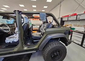 Джип Вранглер 2021 в Европе на Automoto.ua Белый Джип Вранглер, объемом двигателя 2 л и пробегом 112 тыс. км за 63995 $, фото 2 на Automoto.ua